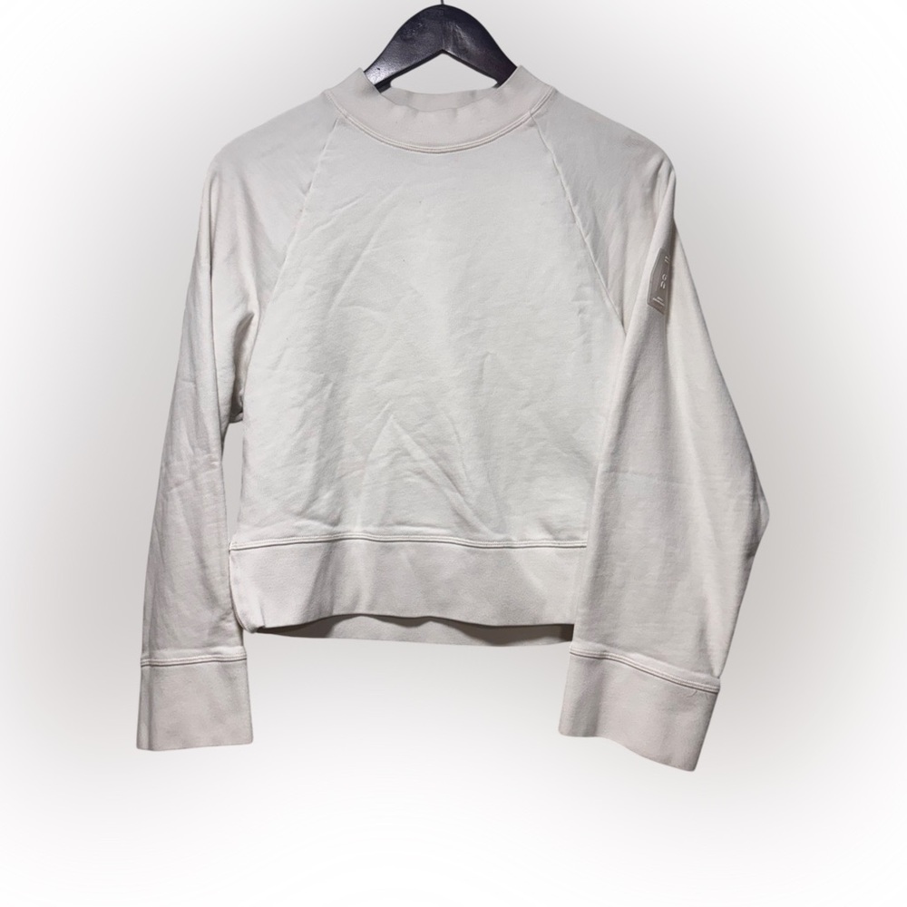 ON Cloud ON Running Crew Neck
Athletic Long Sleeve Essential
White Sweatshirt 8